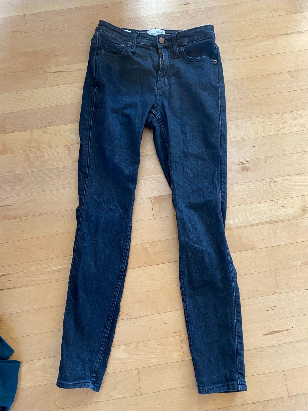 Women’s Universal Threads Black High Rise Skinny Jeans
